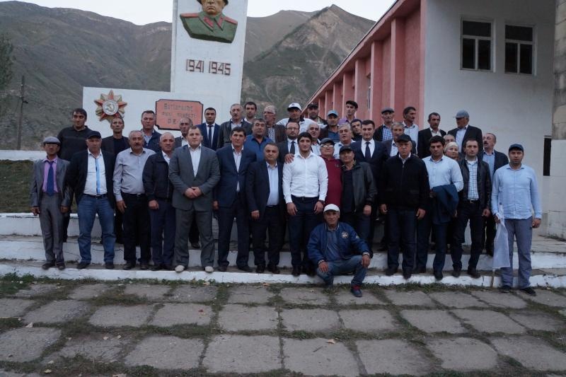 В Чародинском районе прошло чествование двукратного чемпиона мира по вольной борьбе Садулаева Абдулрашида Булачевича.