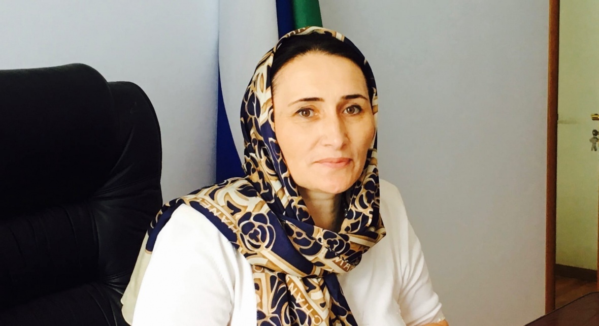 Поздравление с 50-летним юбилеем директора Цурибской средней школы