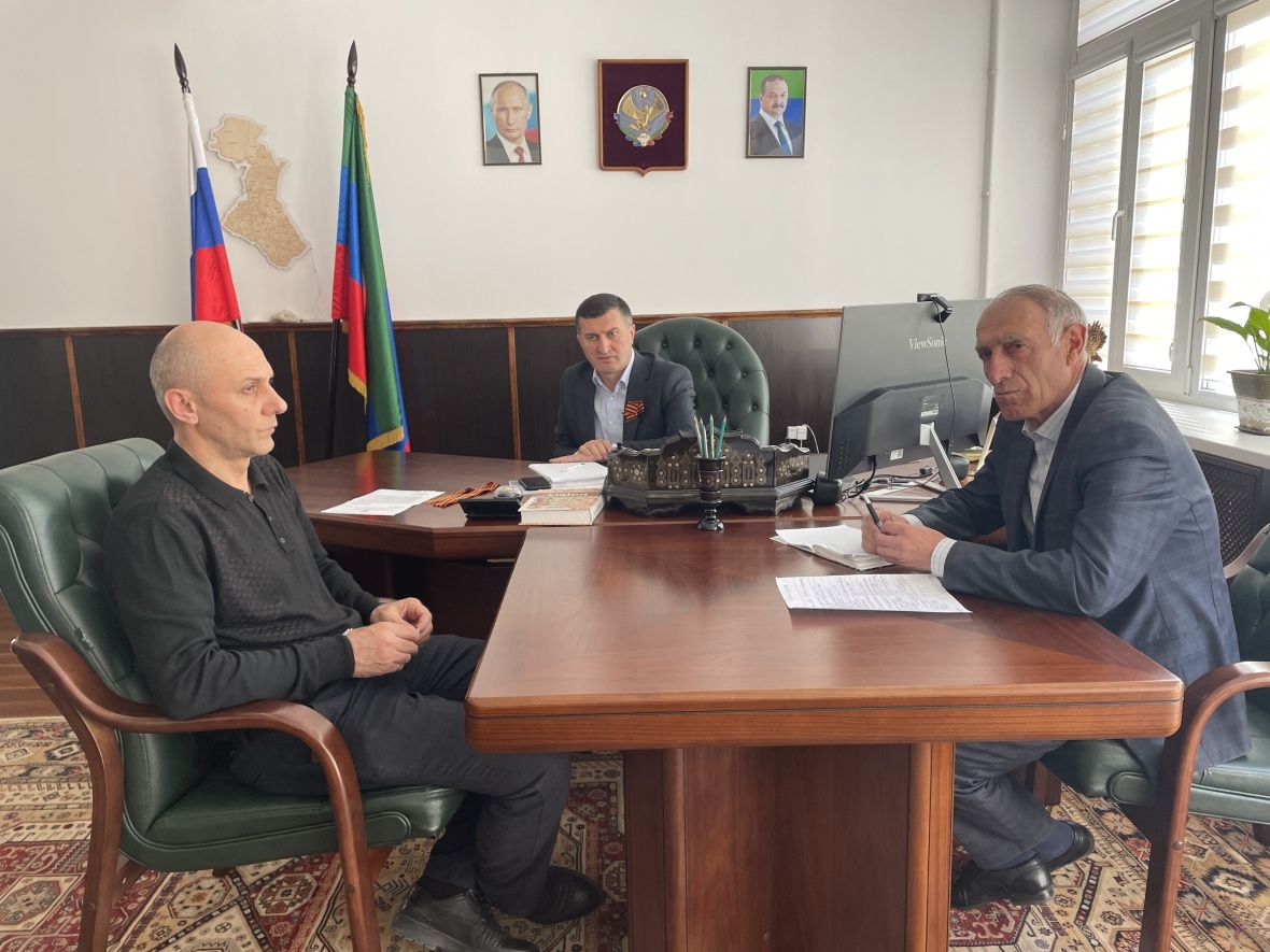 О проделанной за неделю работе и о планах на ближайшие дни обсудили на аппаратном совещании