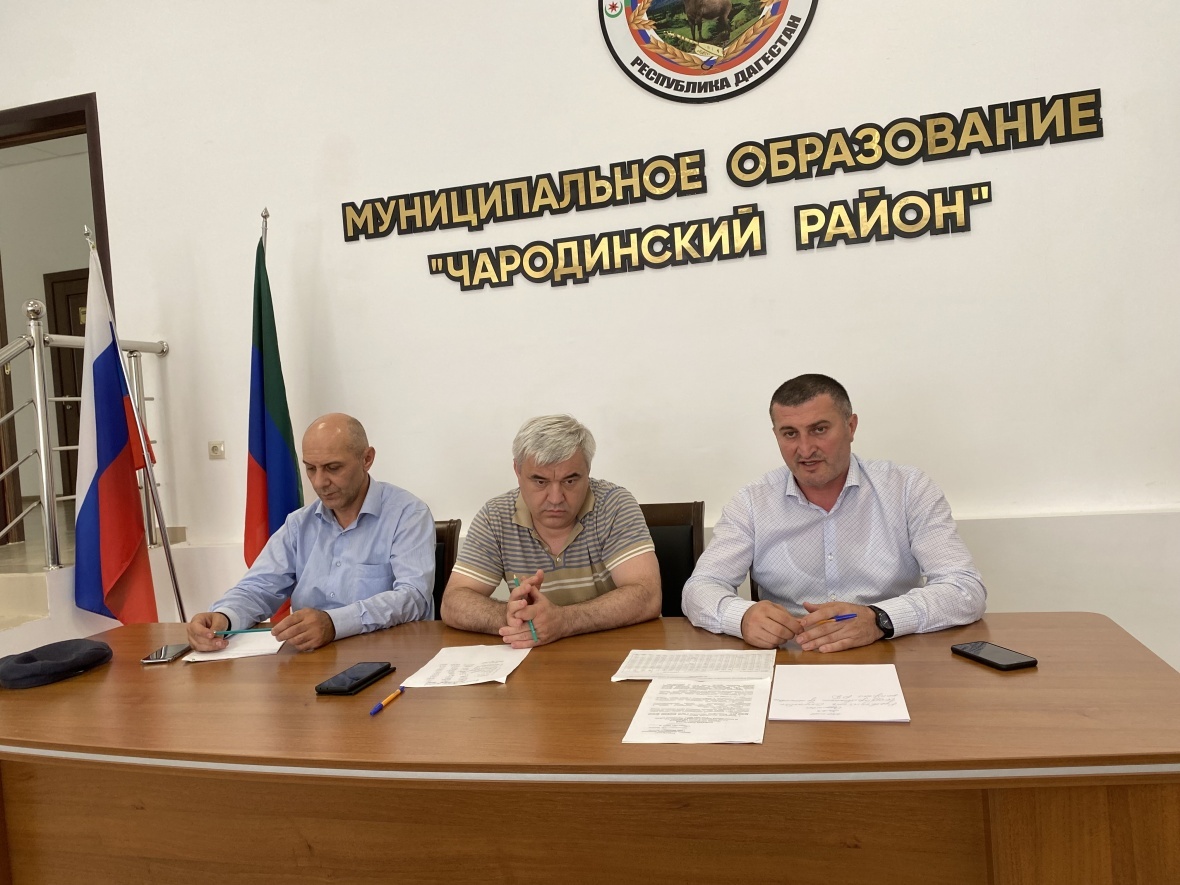 Куратор Чародинского района Махач Ибрагимов посетил школы района