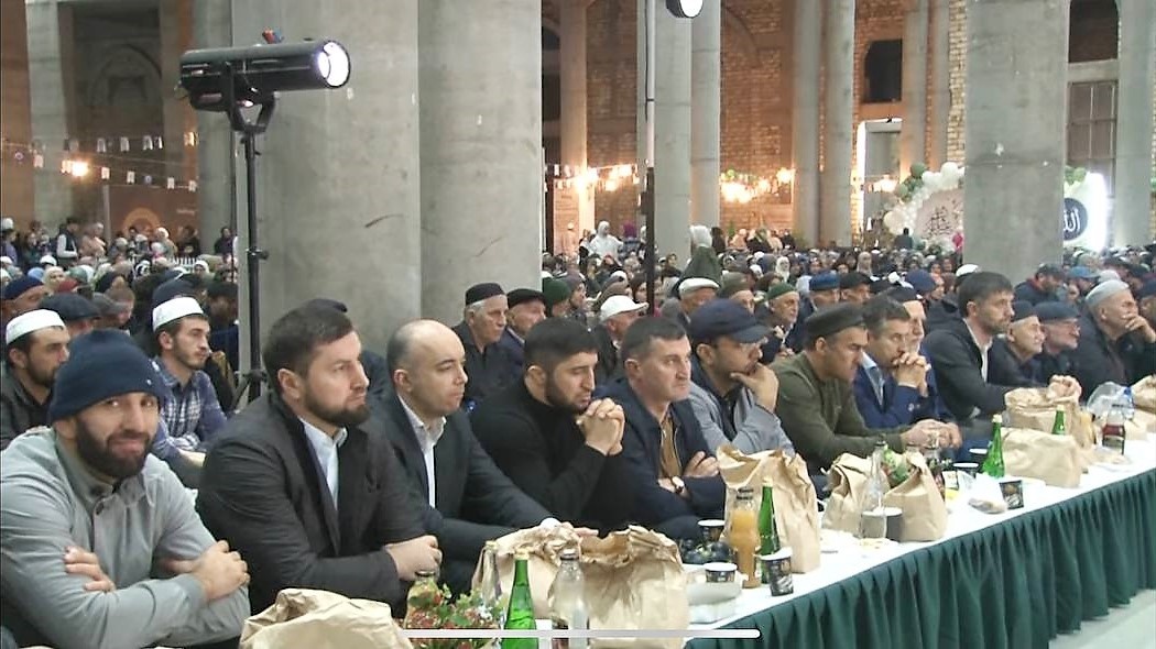 В строящемся Духовном центре имени пророка Исы (мир ему) состоялся мавлид-маджлис чародинцев, посвящённый месяцу рабиуль-авваль