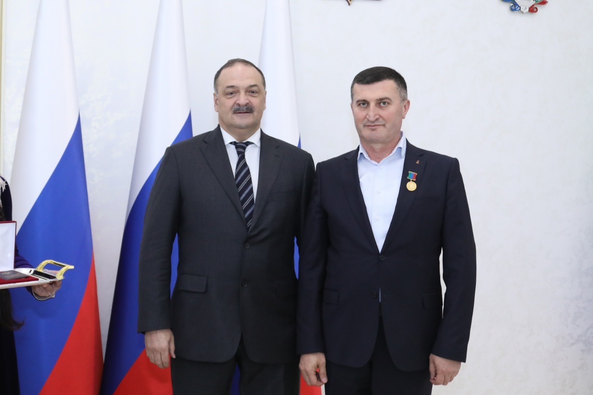 Мухидин Магомедов награжден почетным знаком Республики Дагестан «За любовь к родной земле»