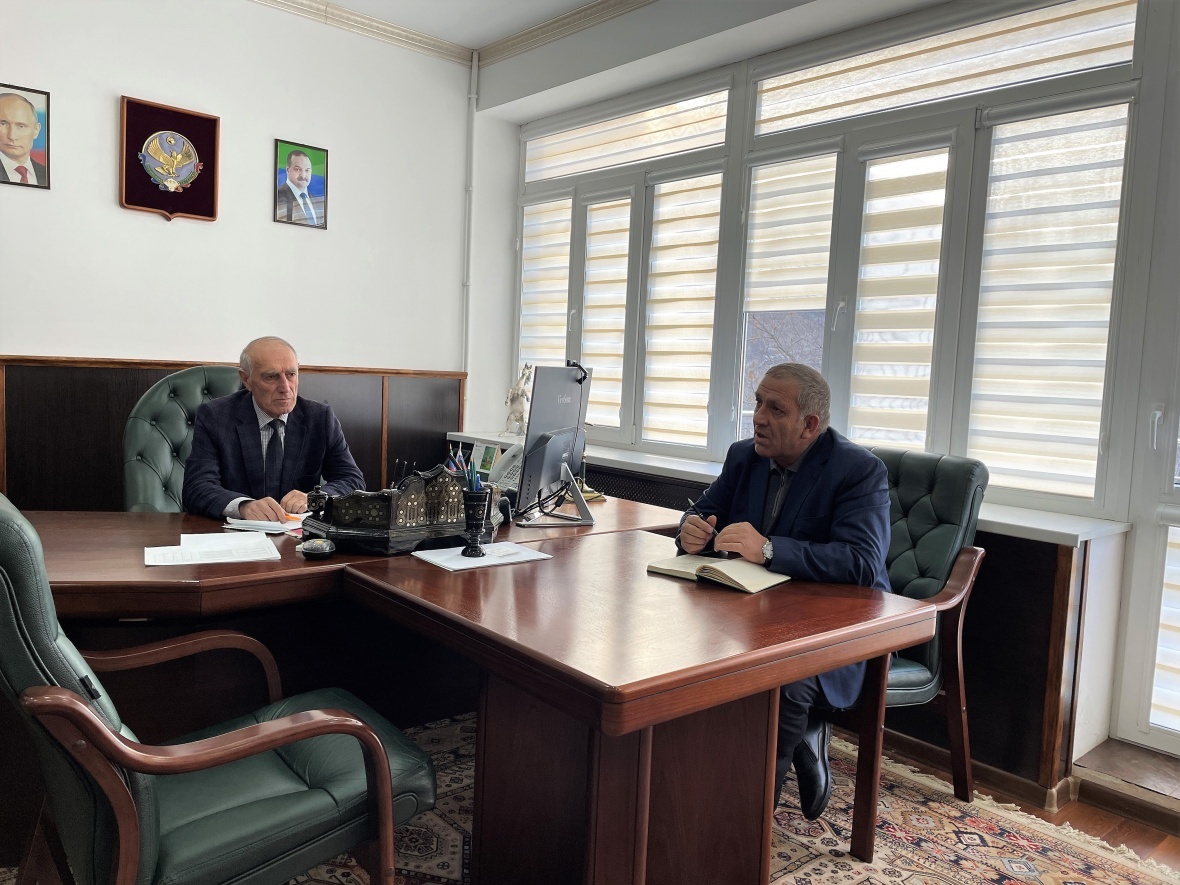 О ходе дел по разным направлениям обсудили на аппаратном совещании