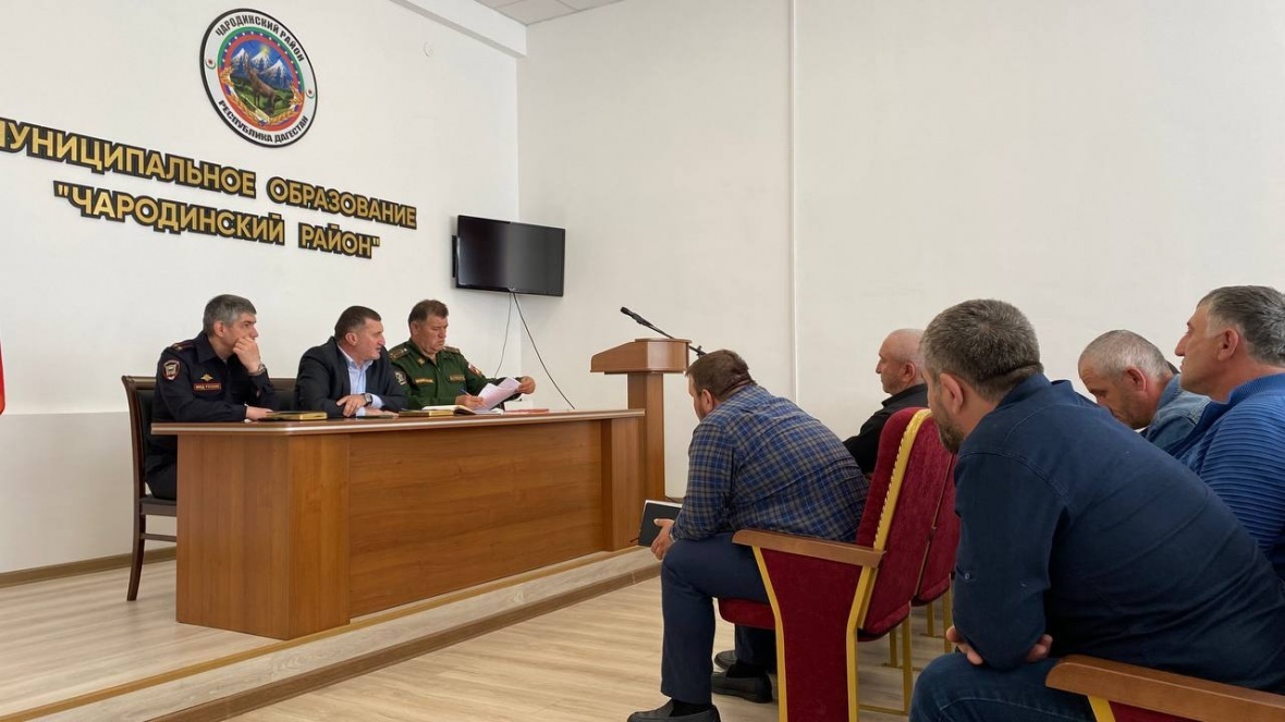 Вопросы контрактной службы и призывной комиссии обсудили в администрации района