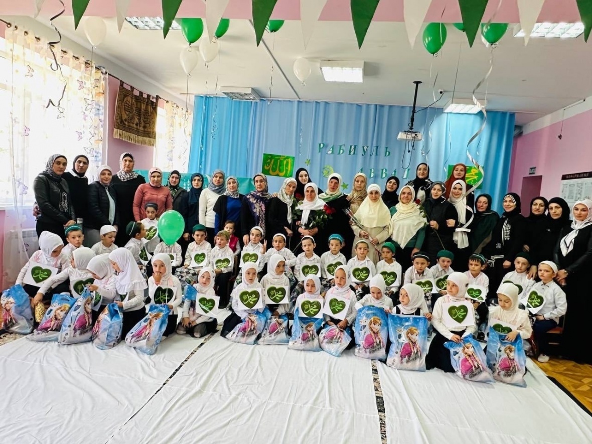 В честь месяца Рабиуль Авваль в садике Цуриба прошел праздник