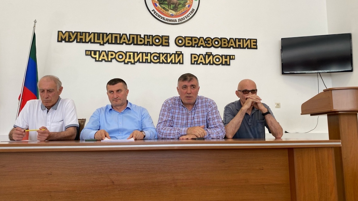 Делегация из комитета по ветеринарии РД посетила Чародинский район