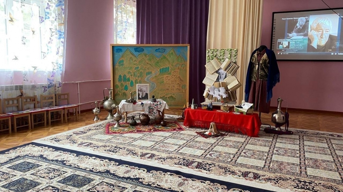 В детском саду «Радуга» села Цуриб провели мероприятие, посвященное творчеству Расула Гамзатова