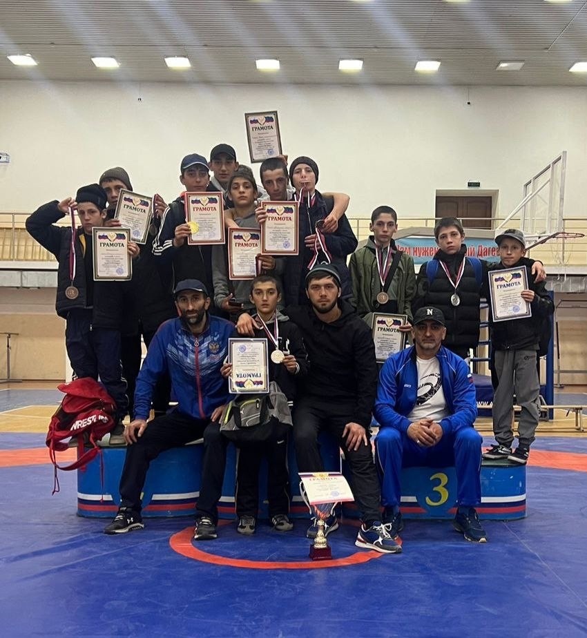 Первенство РД по вольной борьбе среди обучающихся детско-юношеских спортивных школ
