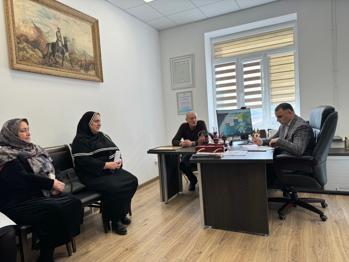 Начальник отдела образования и культуры Чародинского района провел заседание организационного комитета по подготовке к 8 Марта