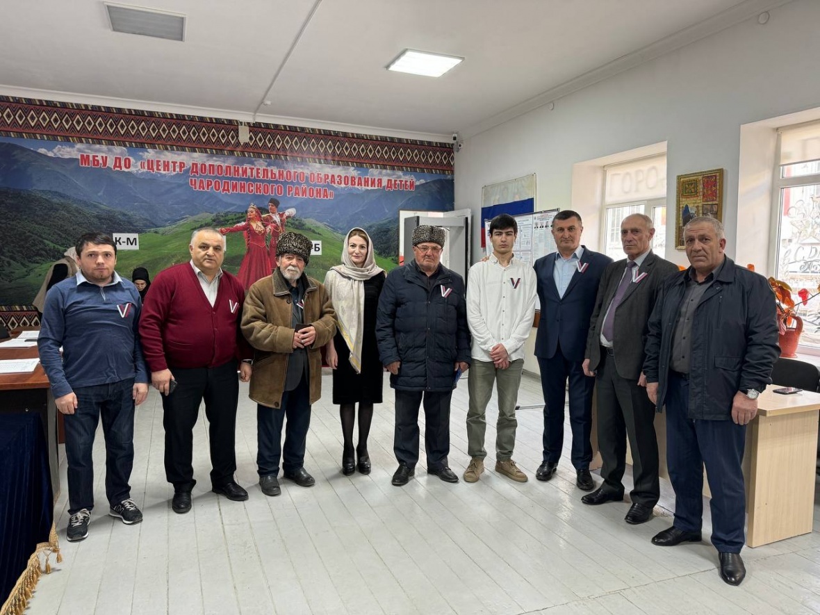 Все 32 избирательных участка в Чародинском районе одновременно открылись в 8:00 и ждут своих избирателей