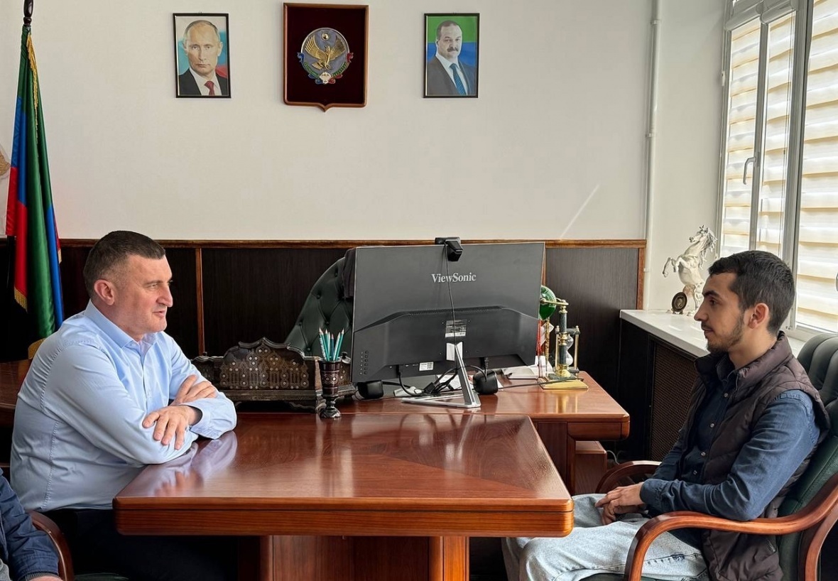 Глава Чародинского района встретился с военнослужащим