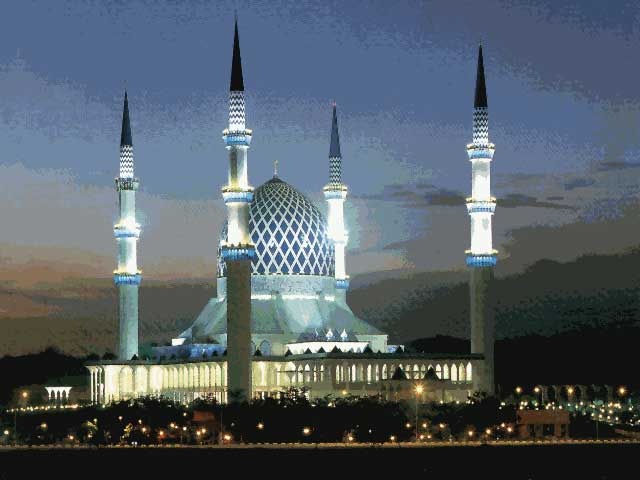 В связи с празднованием Ураза-байрам 6 и 7 июля объявлены нерабочими днями