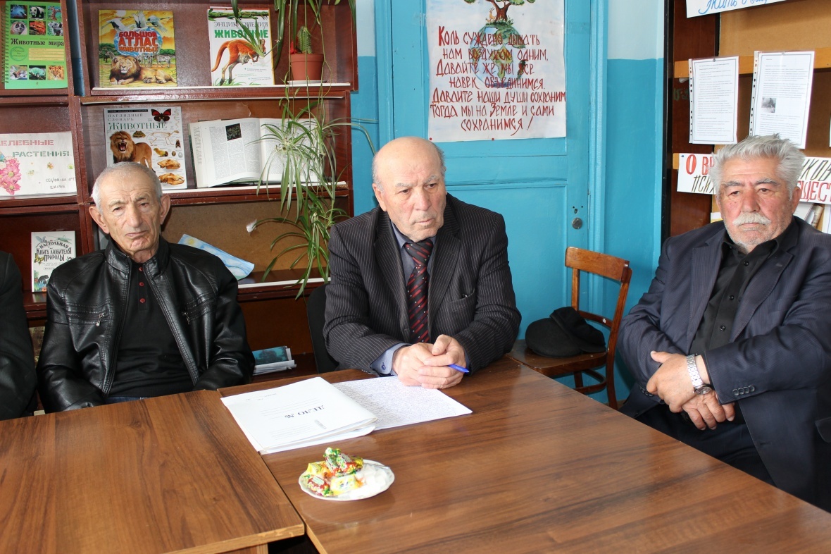 21 апреля 2017 года в здании Дома культуры с. Цуриб прошло заседание Совета старейшин при главе МО «Чародинский район»