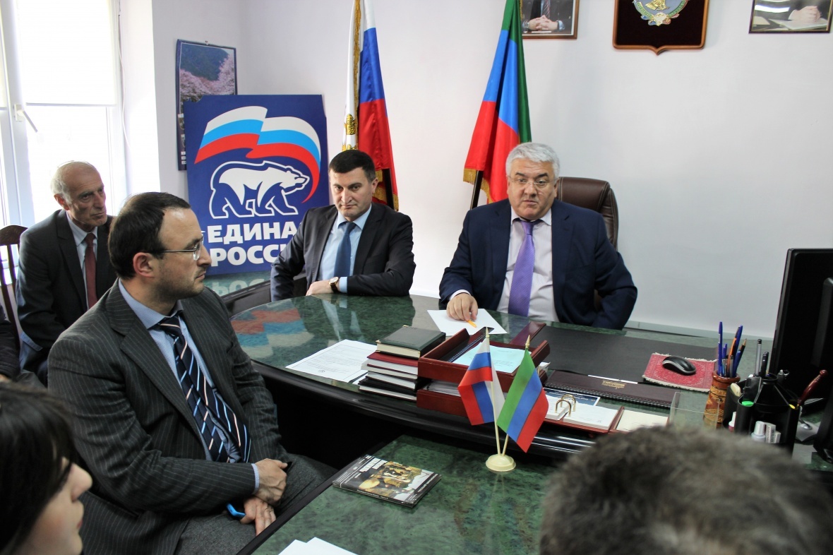 Депутат Государственной Думы Абдулмажид Маграмов посетил  Чародинский район