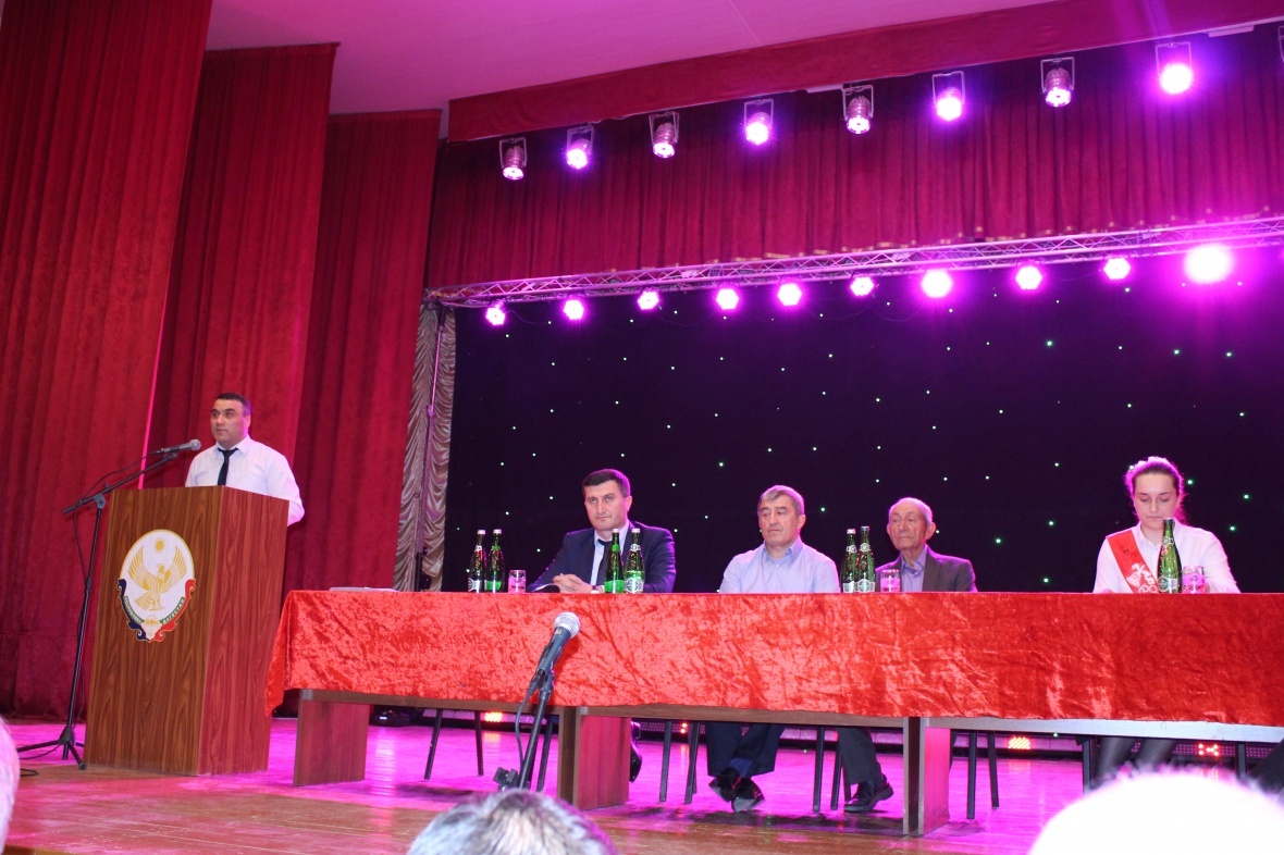 Для выпускников школ района организовали праздничное мероприятие