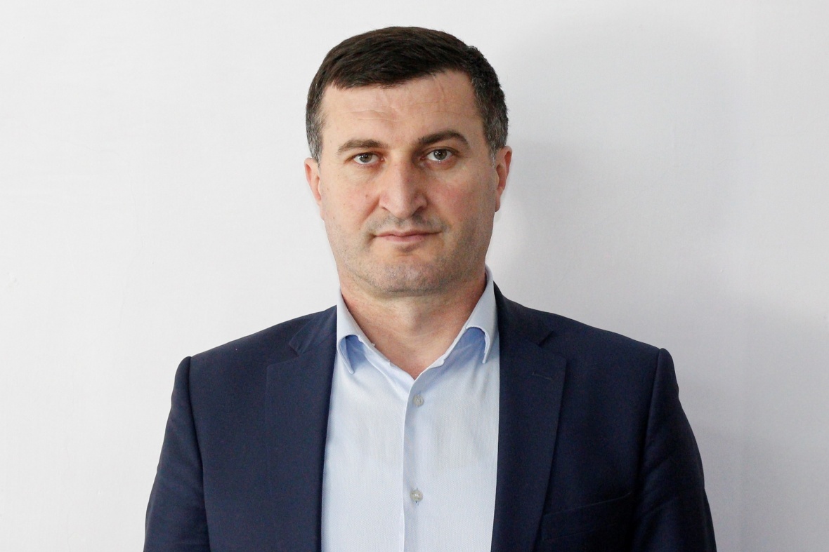 Поздравление главы района Мухидина Магомедова с Днем учителя