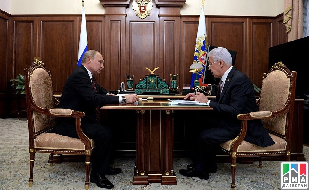 Владимир Путин провел рабочую встречу с Владимиром Васильевым