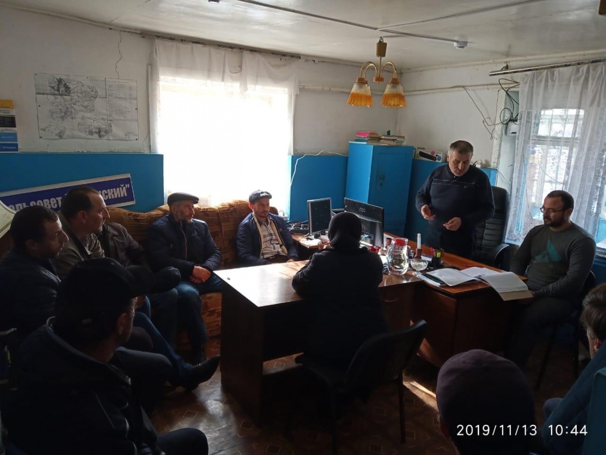 Сегодня, 13 ноября, в селе Дусрах Чародинского района состоялась внеочередная сессия Собрания депутатов МО «сельсовет Дусрахский»