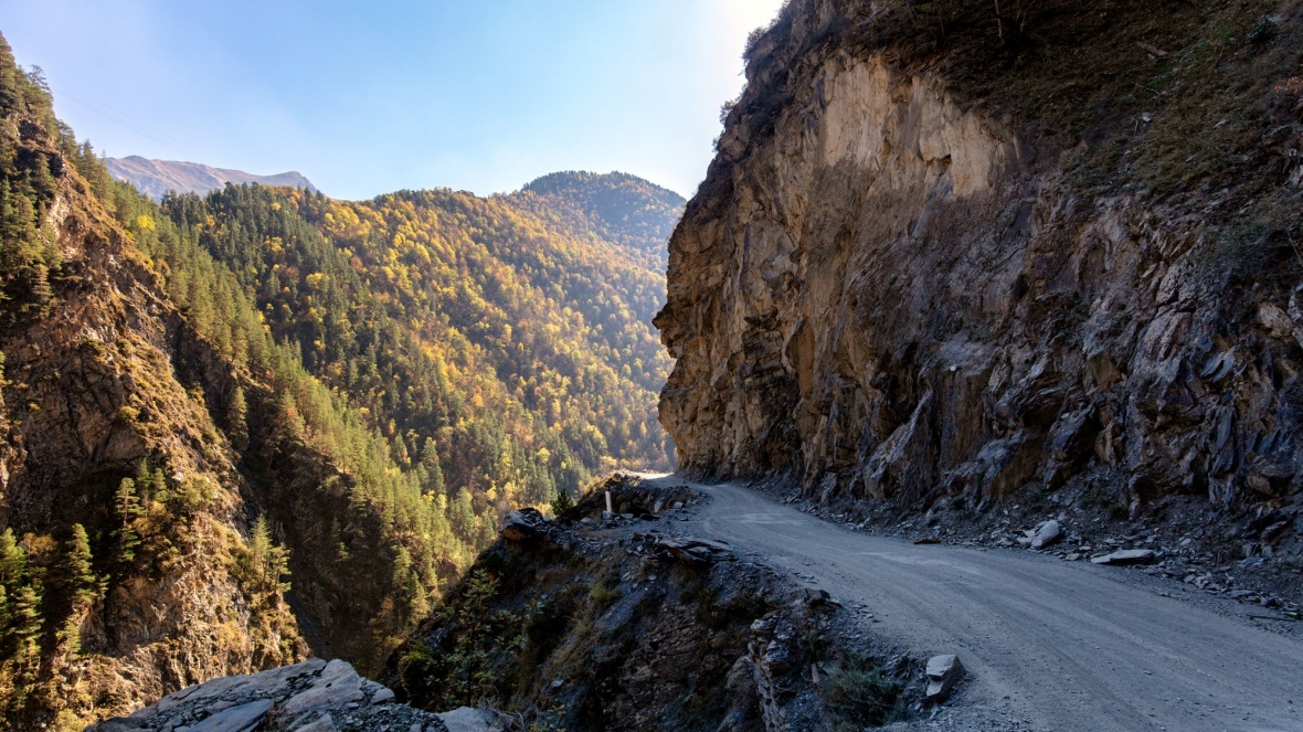 На трех участках муниципальных автомобильных дорог проведут капитальный ремонт
