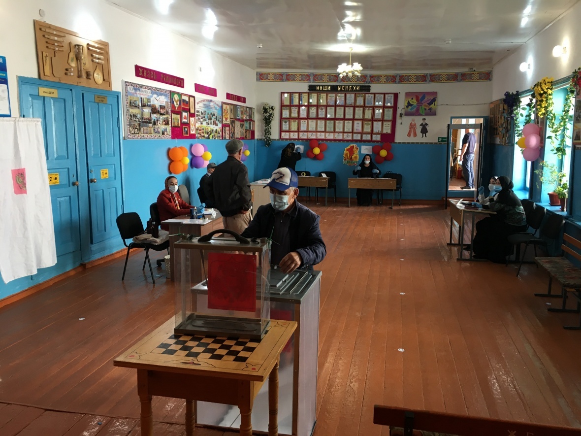 В Чародинском районе стартовал первый из трех дней голосования за депутатов муниципальных образований сельских поселений