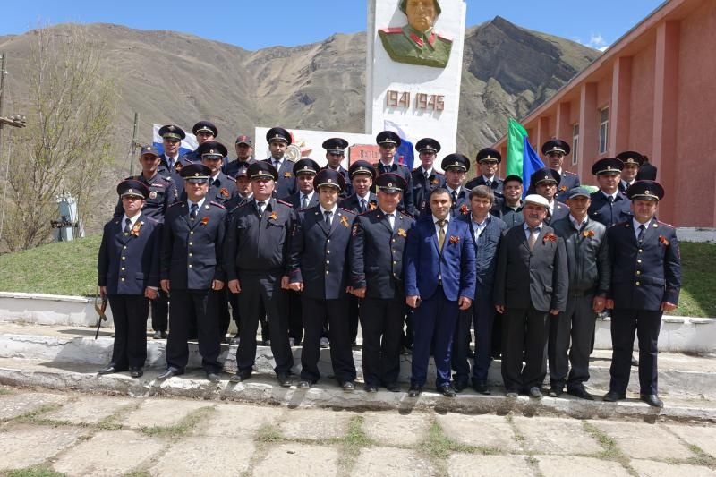 С праздником!