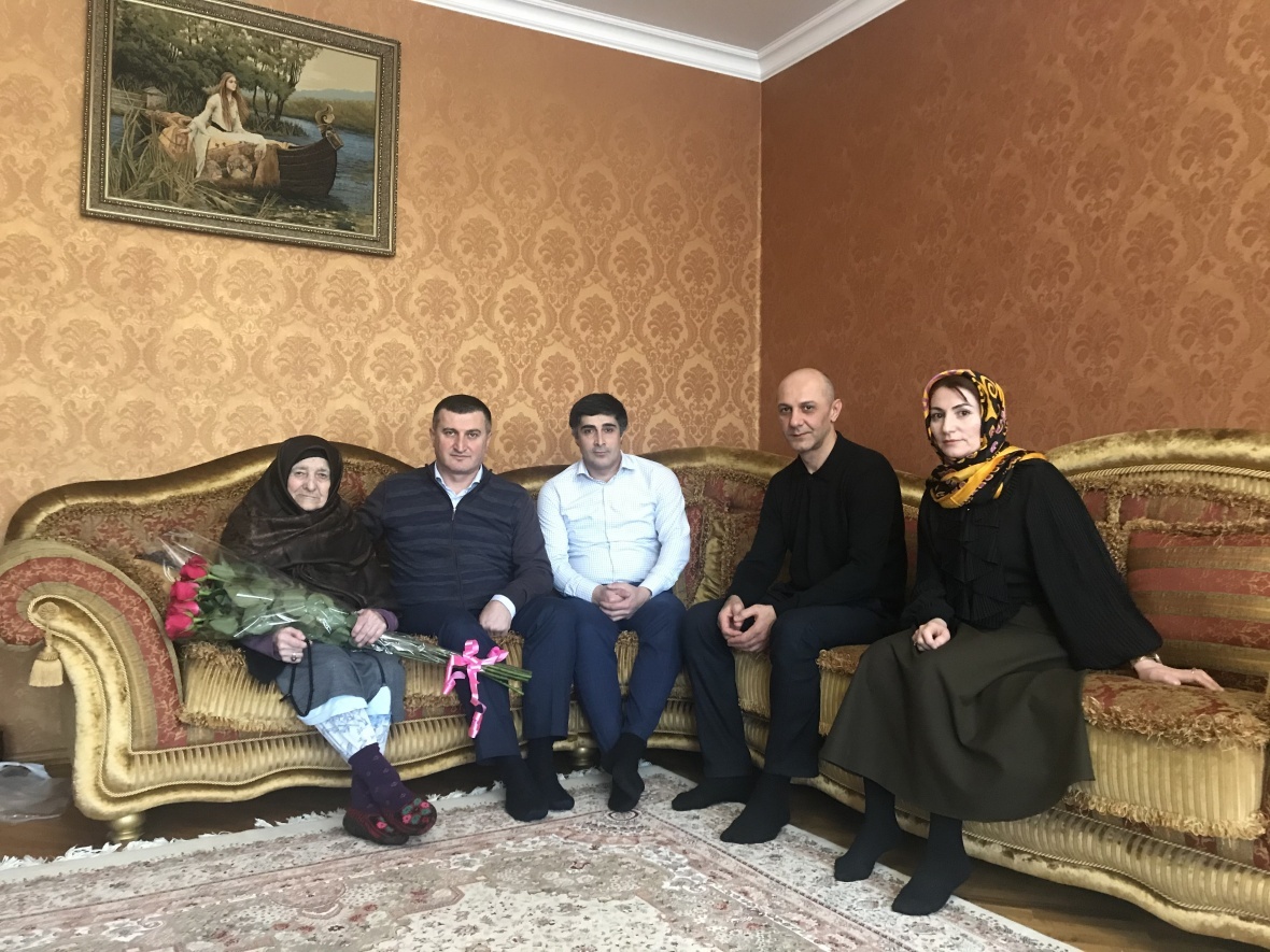 Глава района поздравил Пердас Омарову