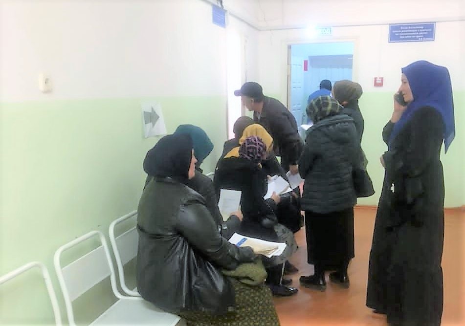 В эти дни вакцинацию проходят педагогические коллективы района