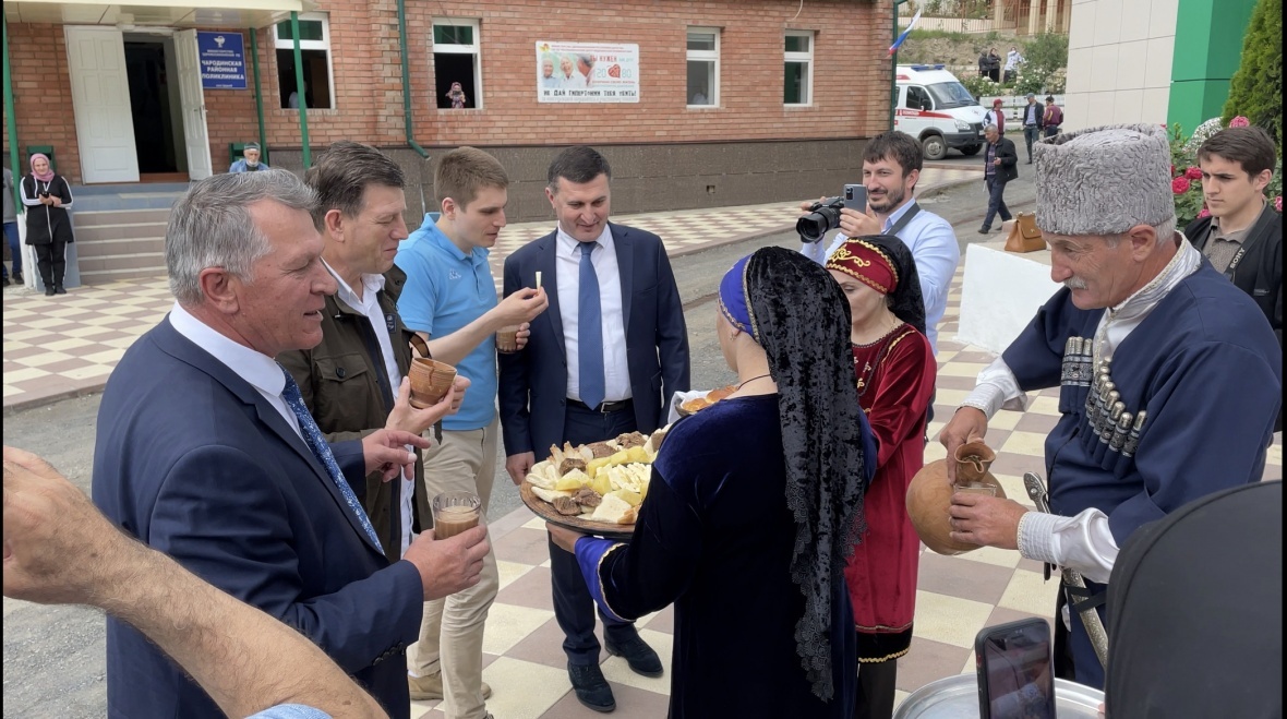 Директор Московского института урологии  Олег Иванович Аполихин посетил Чародинский район