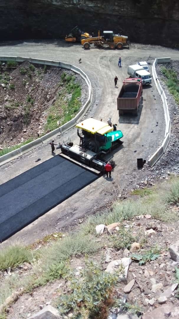 Идет асфальтирование дороги с села Тлярош в сторону Цуриба